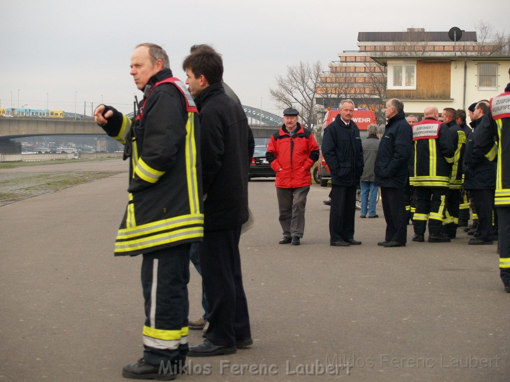 Neue LF`s fuer Koeln Uebergabe in Koeln Deutz an den Wachen  P069.JPG